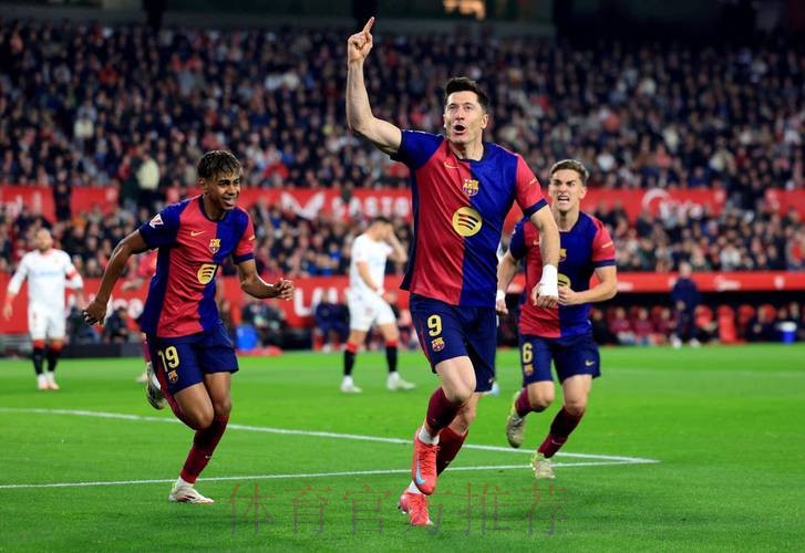 法尔克:弗里克想把戴维斯带到巴萨 皇马领先争夺战